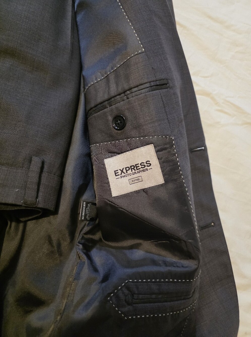 Express Men's Charcoal Gray Wool Size 44R Pants Are 34/34 - Picture 2 of 9